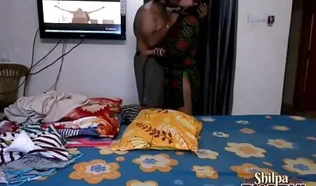 रूसी लड़की हस्तमैथुन करती सेक्सी मूवी पर है।