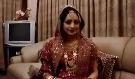 रेडहेड को सेक्सी हिंदी वीडियो मूवी चूसना पसंद है।