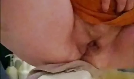 बिस्तर में एक और वेश्या। सेक्सी फिल्म की मूवी