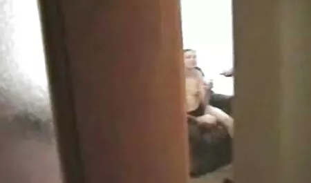 एक बड़े डिक पर सेक्सी वीडियो सेक्सी वीडियो मूवी कूदता है।