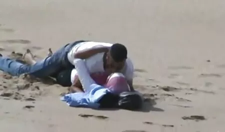 पोलिश लड़की मोटरसाइकिल बॉलीवुड का सेक्सी मूवी पर एक सुंदर गधे में गड़बड़ हो जाती है।