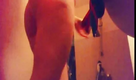 सौतेली माँ एक आदमी के और सेक्सी मूवी साथ fucks।