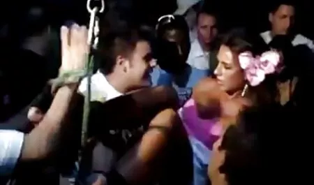 परिवार की गुजराती मूवी सेक्सी पत्नी की मालिश की।