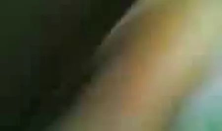 वे महिला सेक्सी मूवी को दोनों तरफ से मारते हैं।