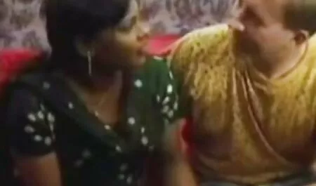 सुंदर सेक्सी वीडियो एचडी मूवी महिला कैमरे पर fucks।