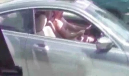 हखल डॉगी स्टाइल गुदा छेद में एक गहरे रंग की मूवी सेक्सी सेक्सी युवा महिला को चोदता है