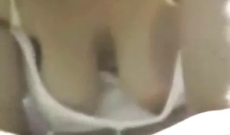 ब्लौंडी धीरे-धीरे एक बीपी पिक्चर सेक्सी मूवी blowjob देता है।
